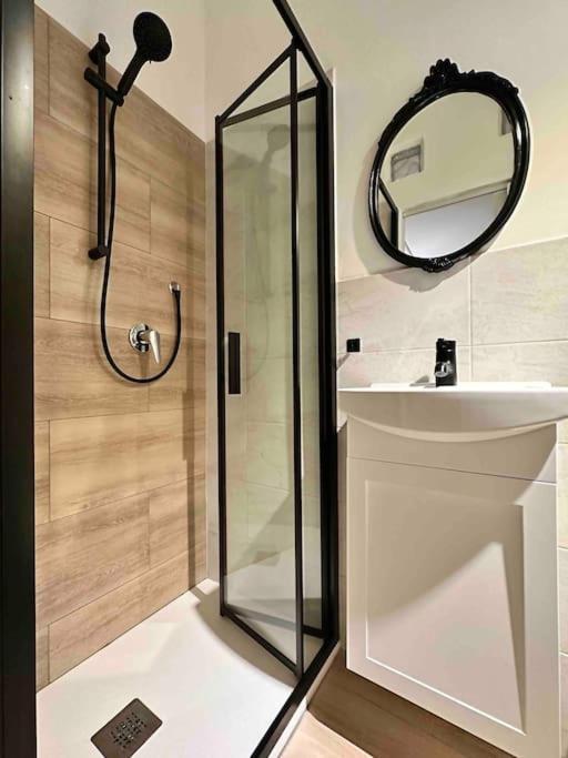Appartamento Warm Retreat In The Heart Of Florence Cls Station Esterno foto