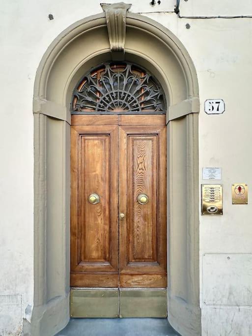 Appartamento Warm Retreat In The Heart Of Florence Cls Station Esterno foto